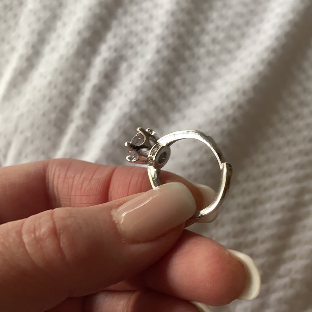 069) 925 Silver filled Luxury Ring with CZ - Picture 3 of 3